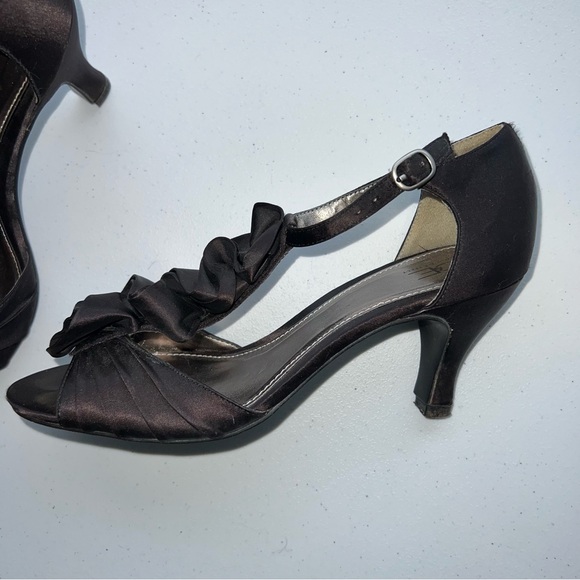 Cause & Effect Black Heels - Picture 5 of 6
